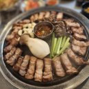 육덕삼 | 덕천맛집 구워주는고기집 육덕돼지 제주생오겹살