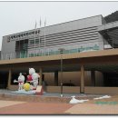 자연사박물관 정문 앞 이미지