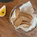 윤극영가옥 1층 화장실 | 귀산맛집 안전가옥 두번째 방문! 오션뷰와 플랜테리어 감성 가득한 귀산레스토랑 후기