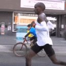 현 마라톤 세계 신기록 보유자의 속도 체감.gif 이미지