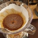 핸드드립 커피 추출시, 미묘한 변수에서 만끽할 수 있는 즐거움/자메이카 블루마운틴 커피원두 이미지