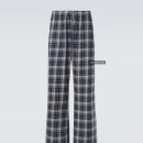 트렌드세터 | 제니의 체크잠옷 정보, 트렌드세터는 잠옷도 스타일리시하게(이알엘/ERL)