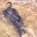 외계인 침공시 시를 읽지 않는 사람이… 과연 가장 먼저 잡아먹힐까?