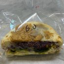 집(The hous | 부산 광안리 빵지순례, 더베이베이커리 맘모스빵·모찌빵 평일 웨이팅 후기