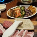 언제나꽃돼지 | [양산] 꽃돼지식당 : 꽃돼지세트, 철판짜장라면 후기 구워주는 고기집