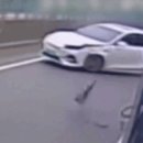 “자율주행이라며”…중국서 손놓고 운전하다 ‘쾅’‘쾅’ 이미지