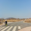 23-2/5-일 행주국수-비빔국수 행주산성-음식점 행주산성-입구 한강변-걷고 빵구입-저녁용 이미지