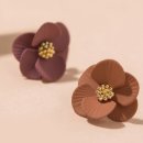 엣더모먼트(At the moment) 이미지