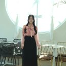 팜미데이 | 요즘 결혼식 하객룩 트렌드! 타이블라우스 H라인 스커트 코디