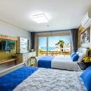 바다 위 언덕 이미지