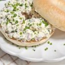 간단 베이글 샌드위치 베이글 맛있게 먹는법 베이컨 쪽파크림치즈 베이글 이미지