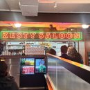 제스티 살룬(zesty saloon) | [성동구/서울숲] 서울숲 데이트 코스 추천' 제스티 살룬 ' 와사비쉬림프·치즈더블 햄버거 후기