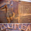 함기용 동상 이미지