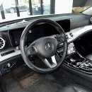 커스텀게러지 | [올인게러지] 벤츠 E클래스 W213 E300 2017 후기형 AMG카본핸들 올블랙 버전