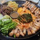 공덕 삼겹살 맛집 무쇠뚜껑, 김치가 끝내주는 솥뚜껑 고기집