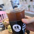 달리는 커피 이미지