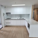 sk민박 | 거제 SK뷰 깔끔한 백색무광 싱크대·붙박이장·베란다장·수납장 주방 리폼, 화이트톤으로 환해졌어요