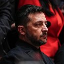 젤렌스키에 전선 지도 던진 트럼프 “러시아에 돈바스 지역 전체 넘겨라” 이미지