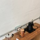 청라언덕역 2번출구 횡단보도 | 대구 청라언덕역 카페. 아카도라로스터즈. 여행 중 두 번 방문!