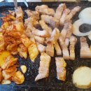 묵은지생삼겹살 - 용인시 수지구 | 묵은지생삼겹살