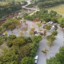 개울가 야영장 이미지