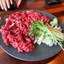 서울 홍제동 맛집, 한우 암소 1등급 육회집 육회 by유신