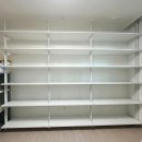 기성작은도서관 | 좁은 집도 2배 넓어지는 마법, '시스템 선반'의 모든 것. 팬트리 선반 활용 가이드