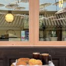 여주-0498 | 경기도 여주 카페 | 특산물로 만든 여주삼총사빵 여주 한옥 카페 대형카페 주차장 ‘이리오너라 빵카페’