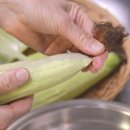 옥수수 가스불에 찌지 마세요! ‘전기밥솥’에 넣으면 모두가 놀랍니다 이미지