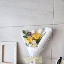 화랑어린이집 | 화랑뜨개 프리지아 뜨개꽃다발 임신축하꽃다발