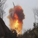 북한: 최신 미사일 모의 핵 반격 이미지