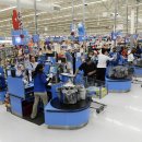 What Wal-Mart’s Pay Raise May Mean For Other Workers-WSJ 2/19 : Wal-Mart's 최저임금 10$ 로 인상 배경과 파급효과 이미지