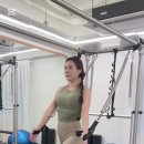 [위아요가/ 아차산역 필라테스] 캐딜락에서 두 팔과 힙을 동시에 강화하는 시퀀스 이미지