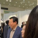 신동빈 롯데 회장 '프리즈 서울' 나들이…정유경 회장 딸 애니도 찾았다(종합) 이미지