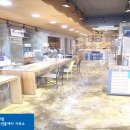 버스정류장 옆 횡단보도 이미지