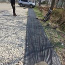 쭉돌농장 | 잡초방지매트 실사용 후기 |제초매트 돌자갈 마당 잡초 위에 깔아봤습니다