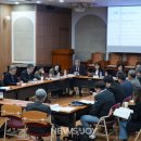 태극기 흔드는 '극우 개신교'는 20%…이들이 전체를 대표하는 것처럼 보이는 이유 이미지