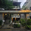 꽃다방 - 성주군 대장길 104-1 | 연남동 사진찍기좋은 카페 통창으로 즐기는 비 감상 야외 테라스 분위기 좋았던 연남꽃다방 내돈내산후기