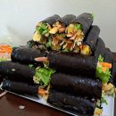 투박하지만 맛있는 꼬마 김밥 이미지