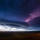Stormchasers capture amazing images of Mothership Supercell storm forming over Nebraska - 이미지