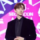 2312230 이준호, 멋진 손인사 와 기사 주루룩 이미지