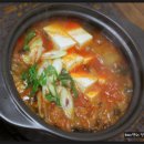 국물맛이 끝내주는 훈제오리 김치찌개~~ 이미지