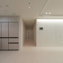 이지홈인테리어디자인 | 래미안 신당 하이베르 24평 인테리어. 군더더기 없는 화이트 무드, 우리가 꿈꾸던 미니멀 신혼집