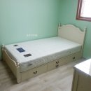 H2023 | 방을 싱그러운민트벽지와 화이트엔틱침대로 꾸며 보세요 - 하남가구단지 동부가구마을 [엔틱서랍침대후기]