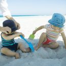 7월 6일 수요일토픽: Sunscreen and Bug Spray: Children’s Summer Skin Care 이미지