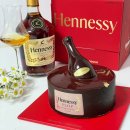 초콜릿 P.T | 술꾼 취향 저격하는 투썸 플레이스 헤네시 콜라보 케이크 후기