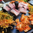 콩나물 솥뚜껑 오겹살 이미지