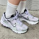 IB 소프트 | 나이키 줌 보메로5 실버 후기 발편한 여성 운동화 추천