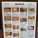 월드치킨 - 안동시 태화길 38 | 롯데월드몰 맛집 브럭시 홀리 치킨 와플 샌드위치 후기