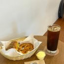 [ 복희빵집 ] 영등포구청역 빵맛집 / 프레첼이랑 허니버터의 찰떡콜라보 🤍✨🥨